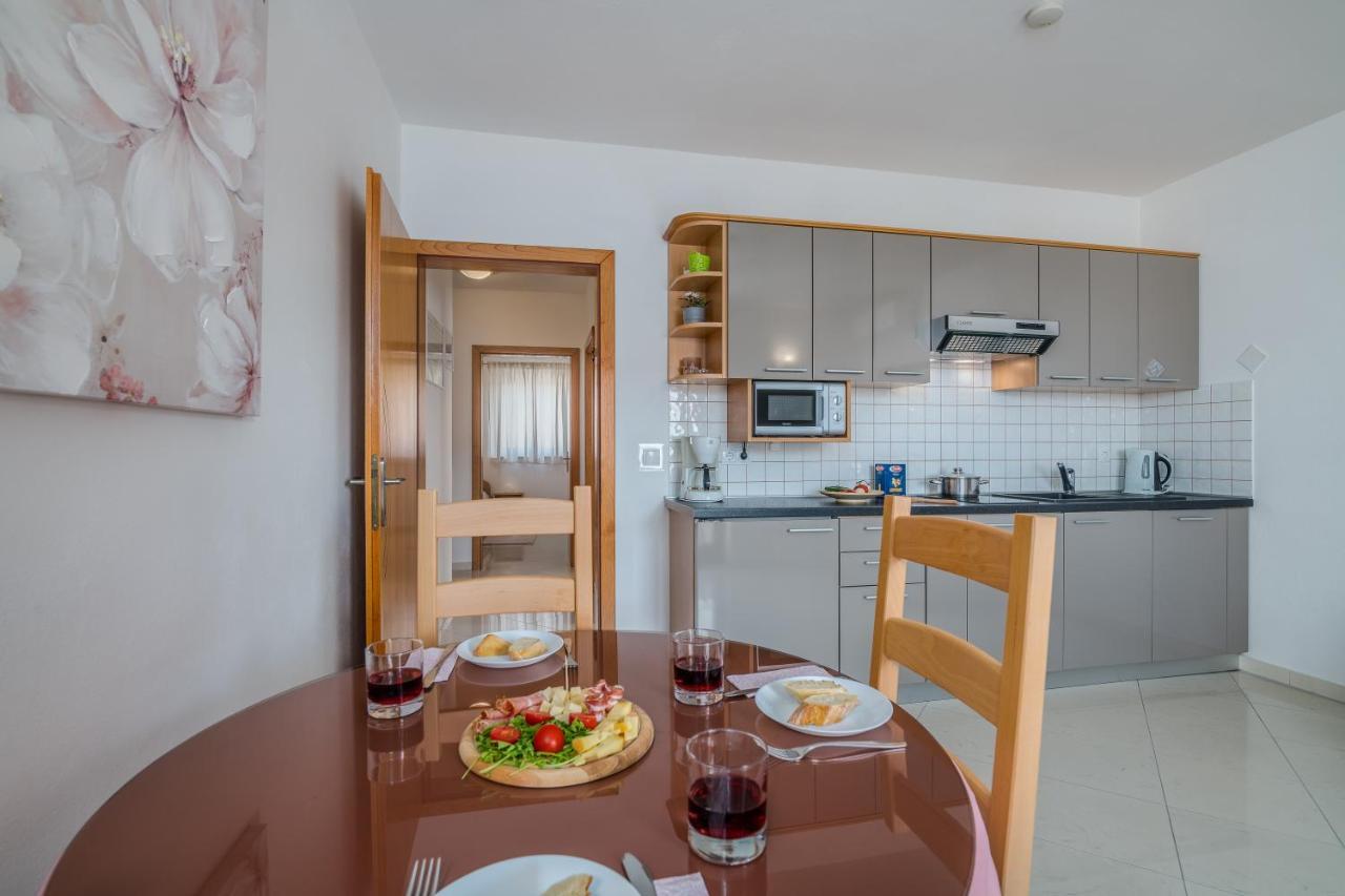 Apartments Kvarner มาลินสกา ภายนอก รูปภาพ