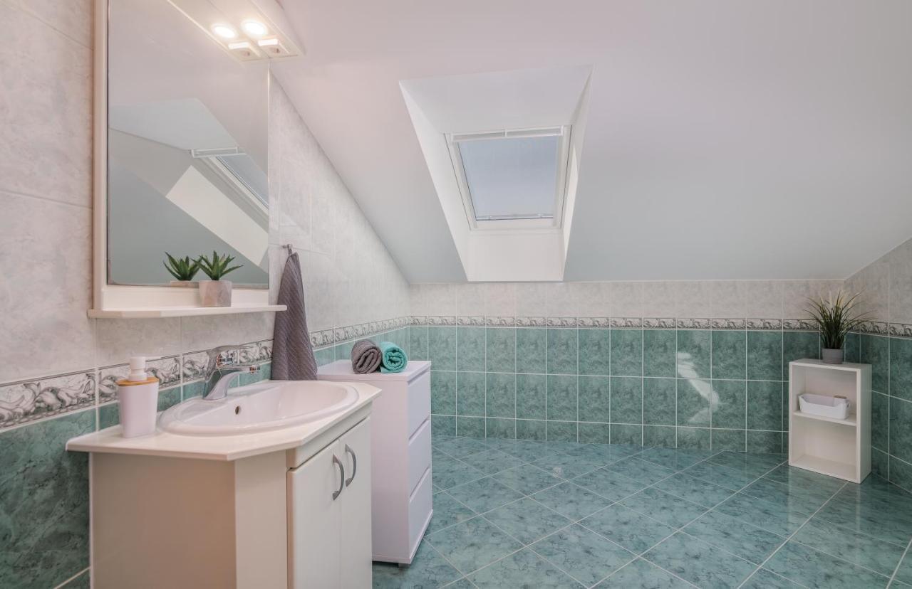Apartments Kvarner มาลินสกา ภายนอก รูปภาพ