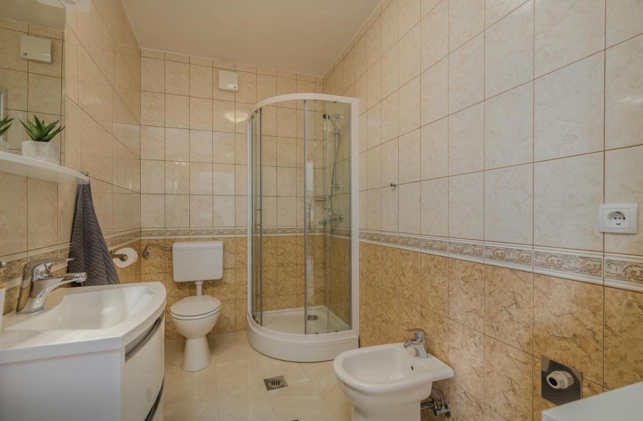 Apartments Kvarner มาลินสกา ภายนอก รูปภาพ