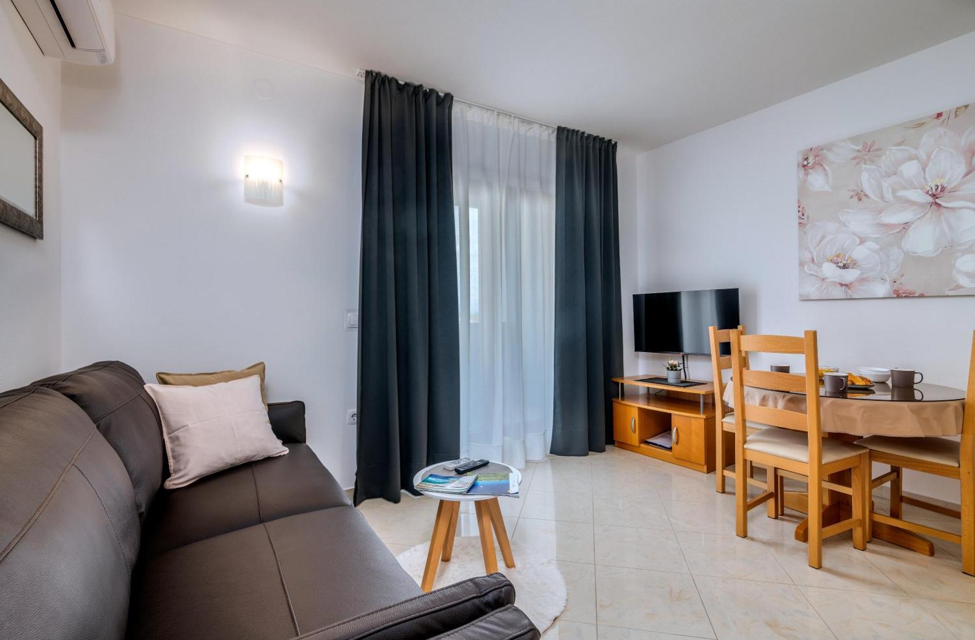 Apartments Kvarner มาลินสกา ภายนอก รูปภาพ