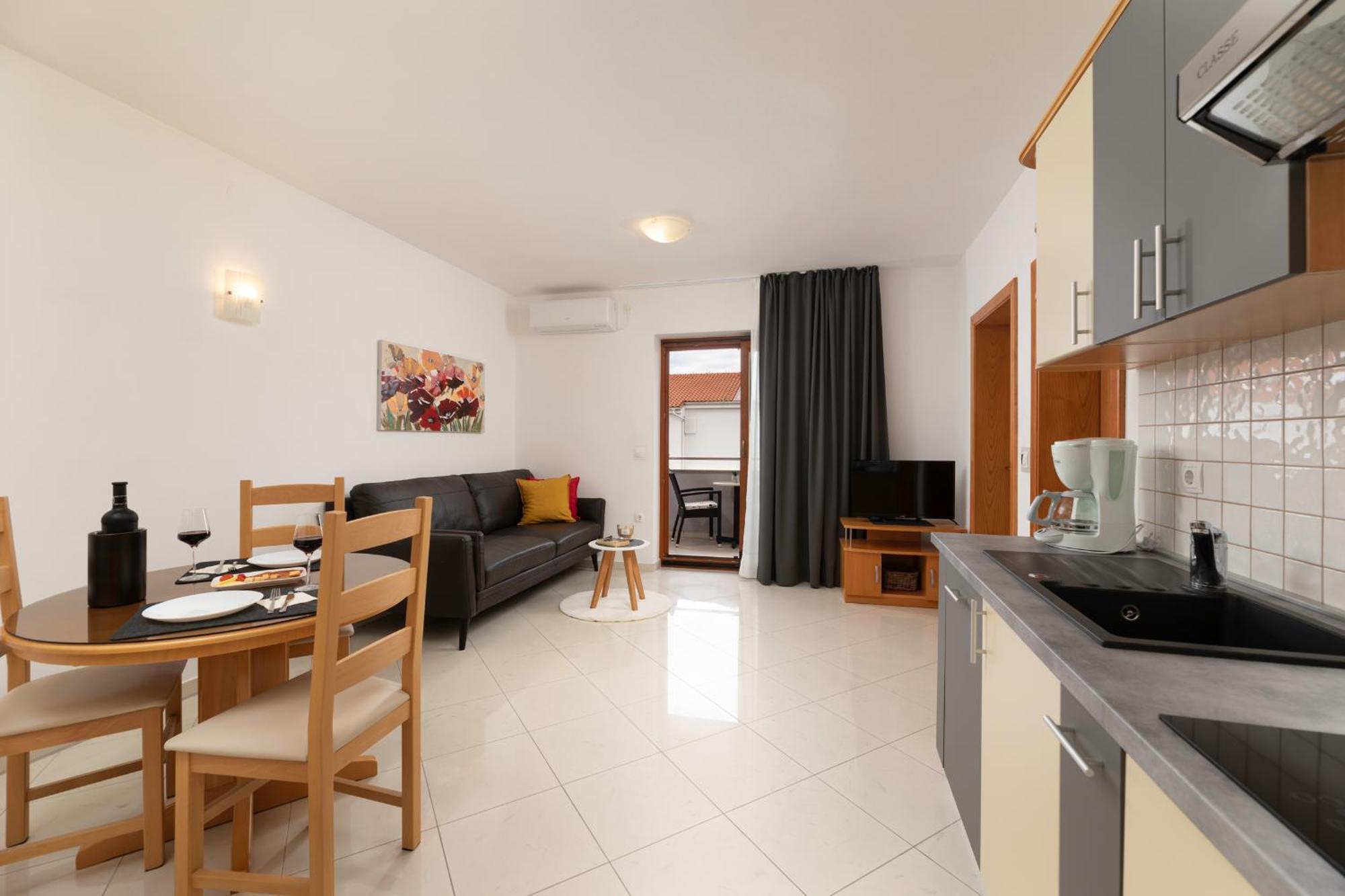 Apartments Kvarner มาลินสกา ภายนอก รูปภาพ