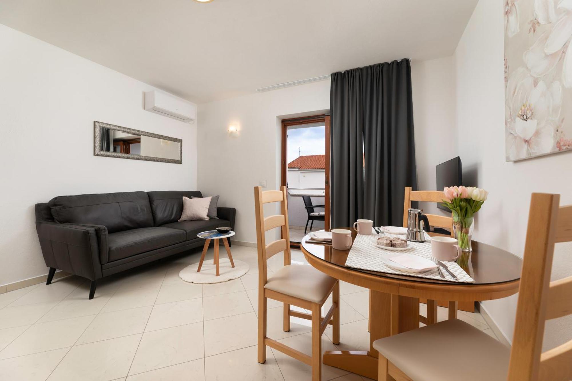 Apartments Kvarner มาลินสกา ภายนอก รูปภาพ