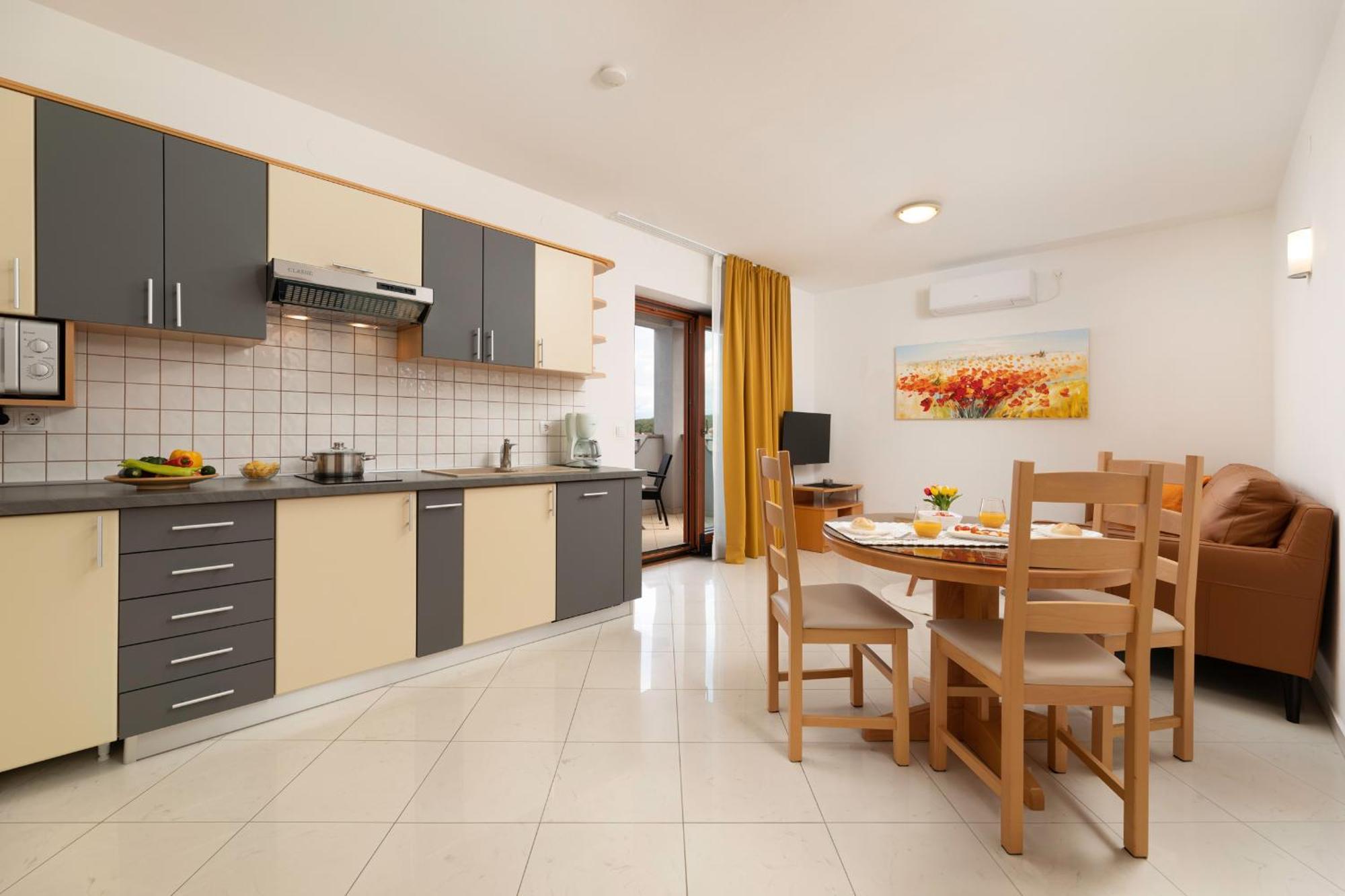 Apartments Kvarner มาลินสกา ภายนอก รูปภาพ